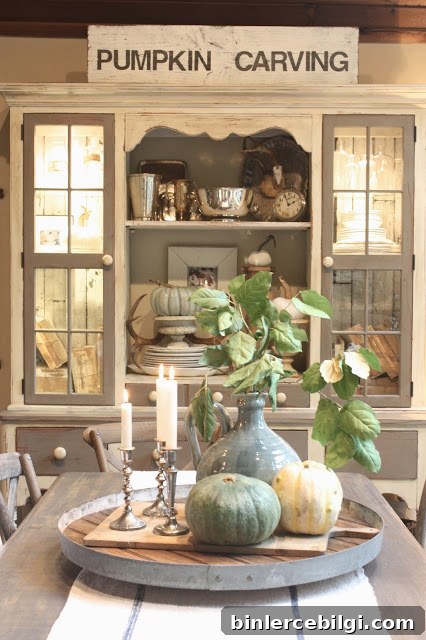27 Gorgeous Thanksgiving Tablescapes | Simple Fall Tablescape with Pumpkin Carving Sign