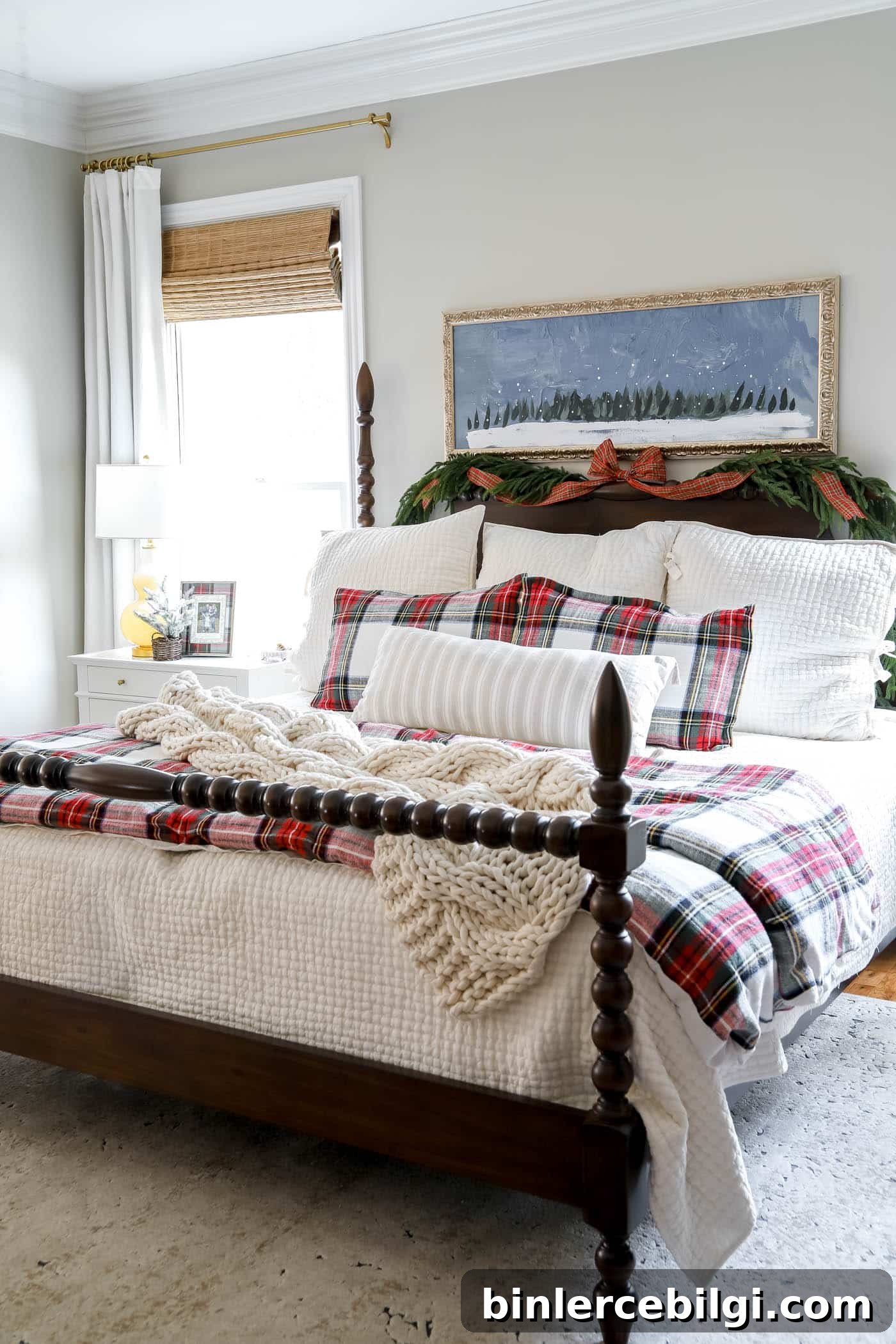Christmas Bedroom Decor Ideas for a Cozy Holiday Retreat 4 christmas bedding in the primary bedroom