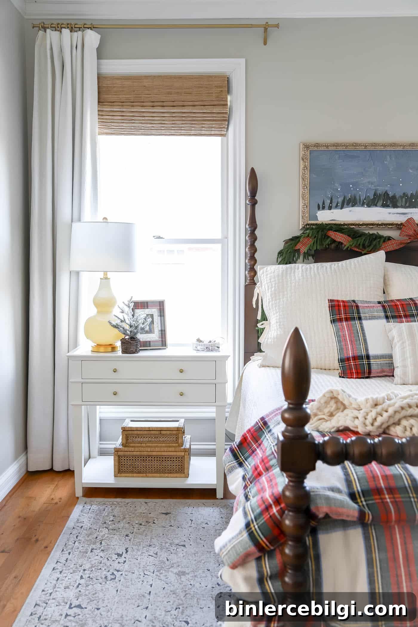 Christmas Bedroom Decor Ideas for a Cozy Holiday Retreat 7 Christmas nighstand in bedroom decor