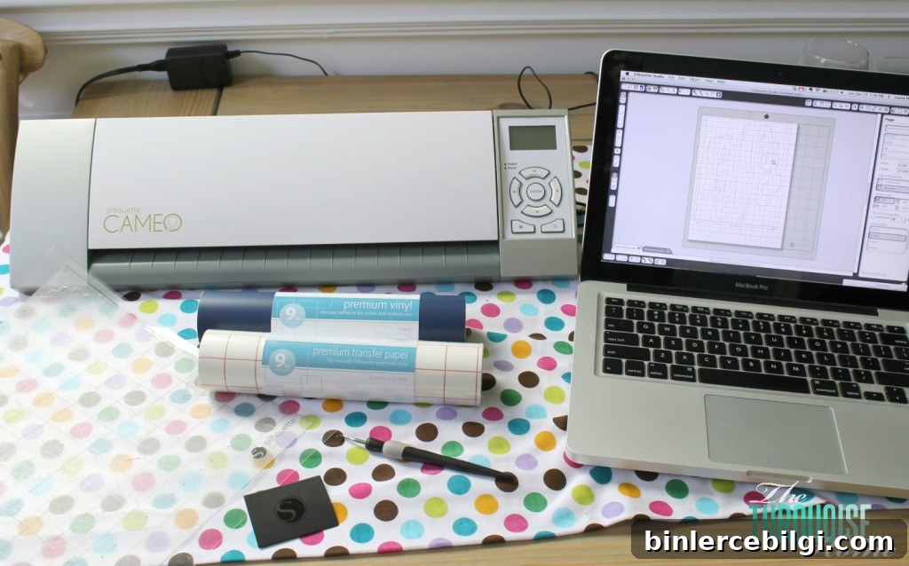 How to Create a Simple Vinyl Monogram {A Silhouette Tutorial for Beginners}