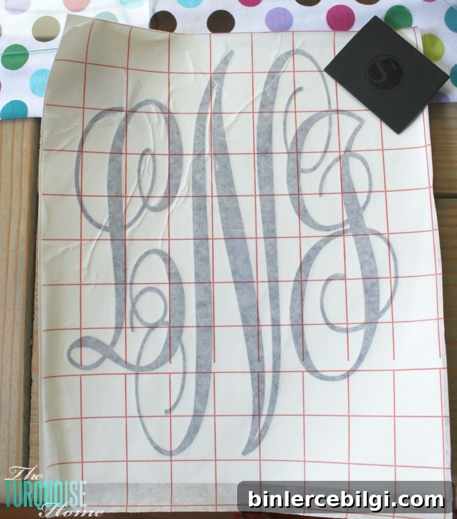 How to Create a Simple Vinyl Monogram {A Silhouette Tutorial for Beginners}