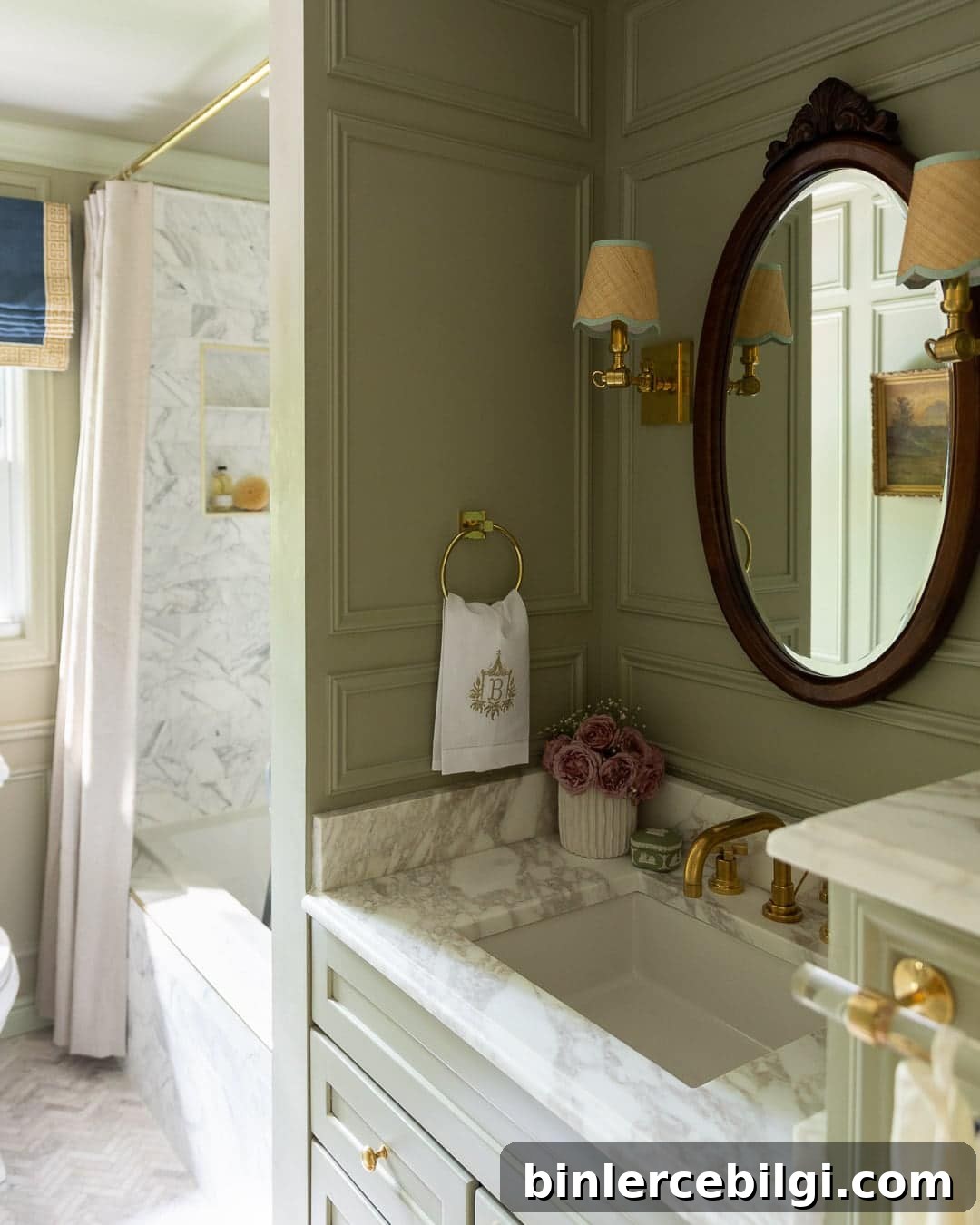 Green Painted Classic Bathroom