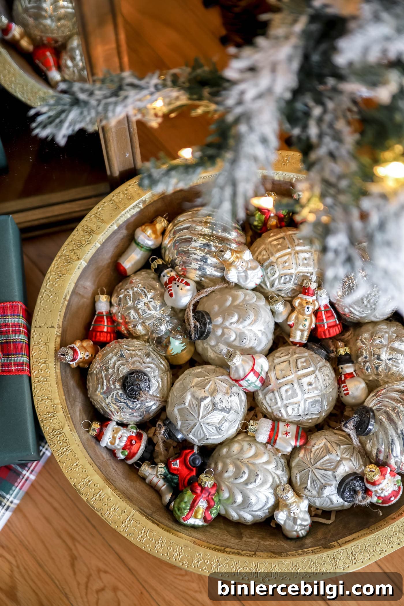 Ornaments in a bowl under the tree