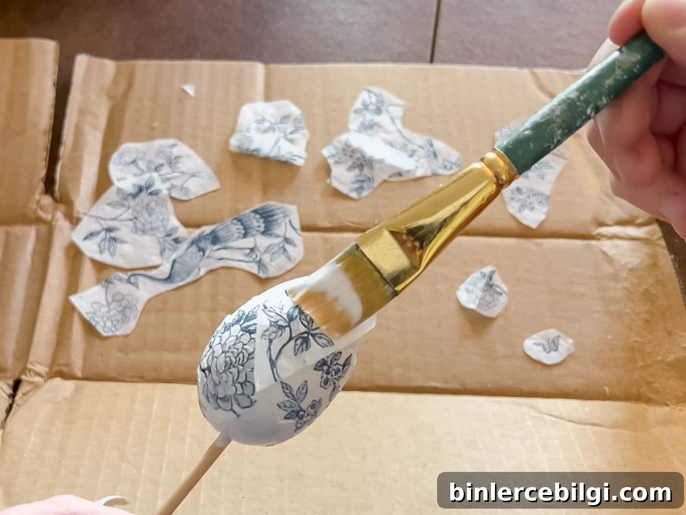 Decoupage Eggs with Paper Napkin