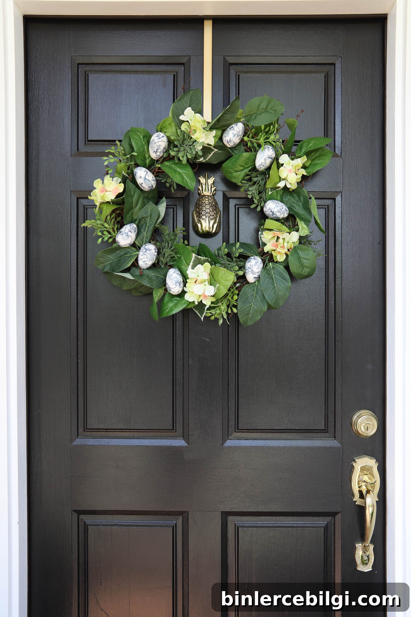 DIY Chinoiserie Egg Wreath