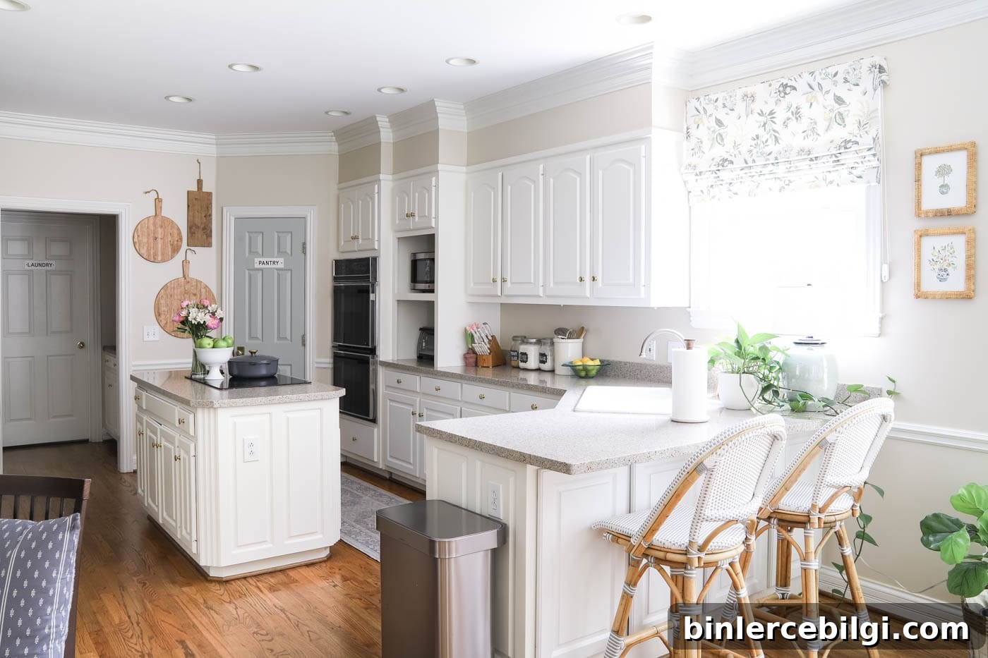 Edgecomb Gray in the Kitchen
