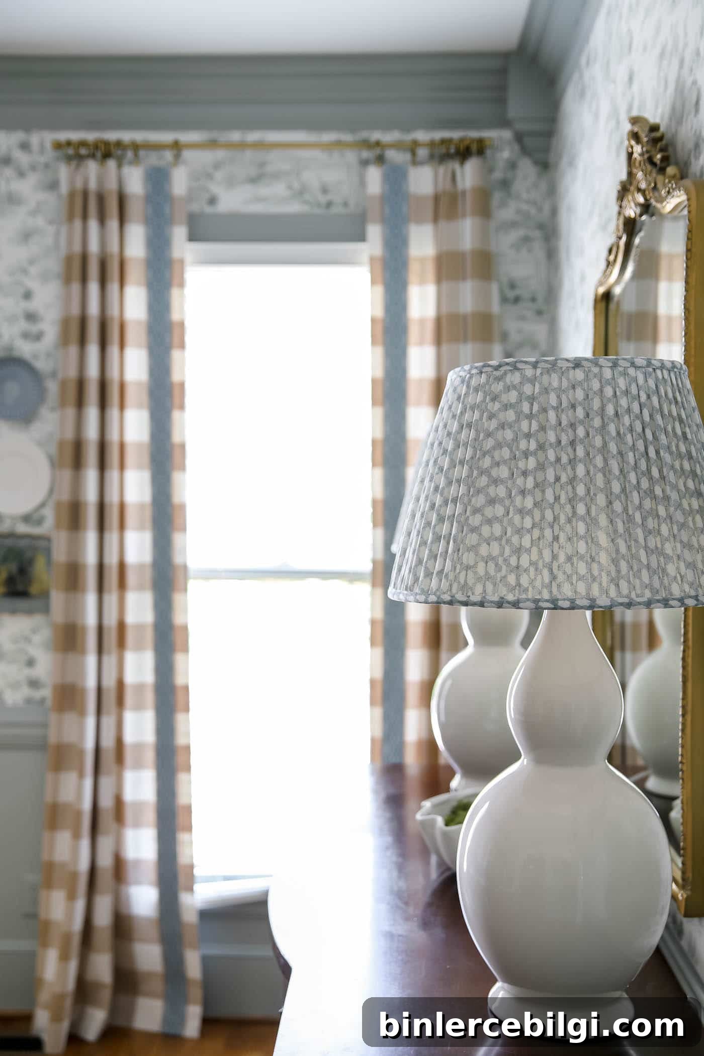 Double Gourd Lamp with Pleated Lampshade