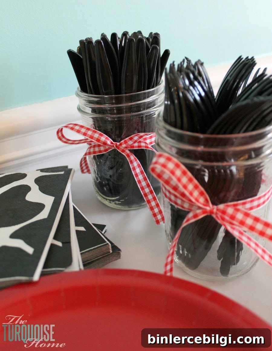 Barnyard Animal Birthday Party {with cute paper banner tutorial} #diy #party #barnyard