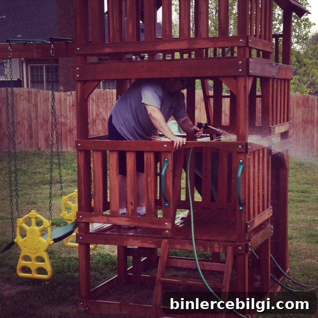 5 Easy Steps to Stain an Outdoor Structure {like a play set or deck} via TheTurquoiseHome.com