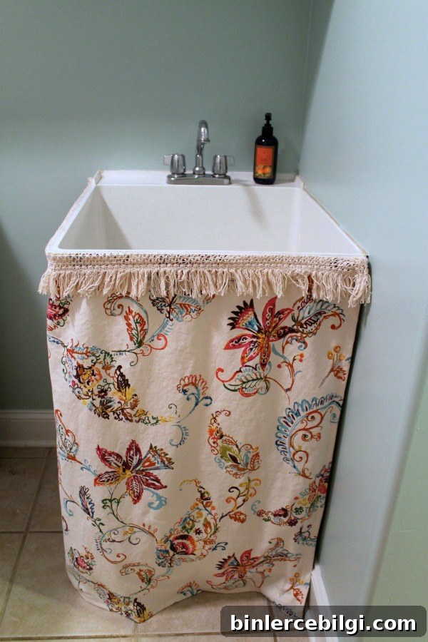 Laundry room with Palladian Blue look