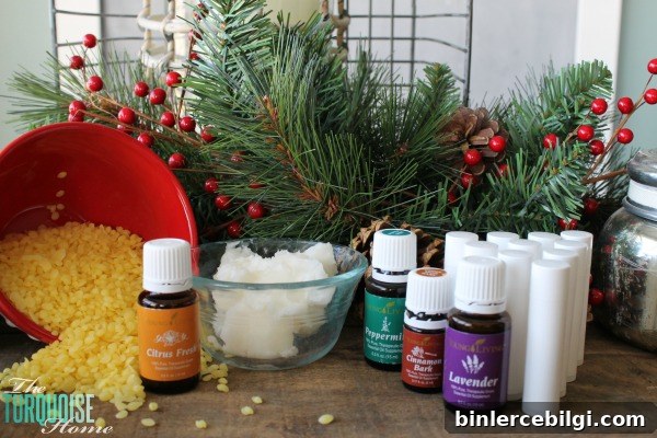 Using just three simple ingredients and a couple of minutes of your time, you can have homemade, all-natural lip balms to give away as gifts or keep for yourself. LOVE these as stocking stuffers or a gift anytime 'just because.' | TheTurquoiseHome.com
