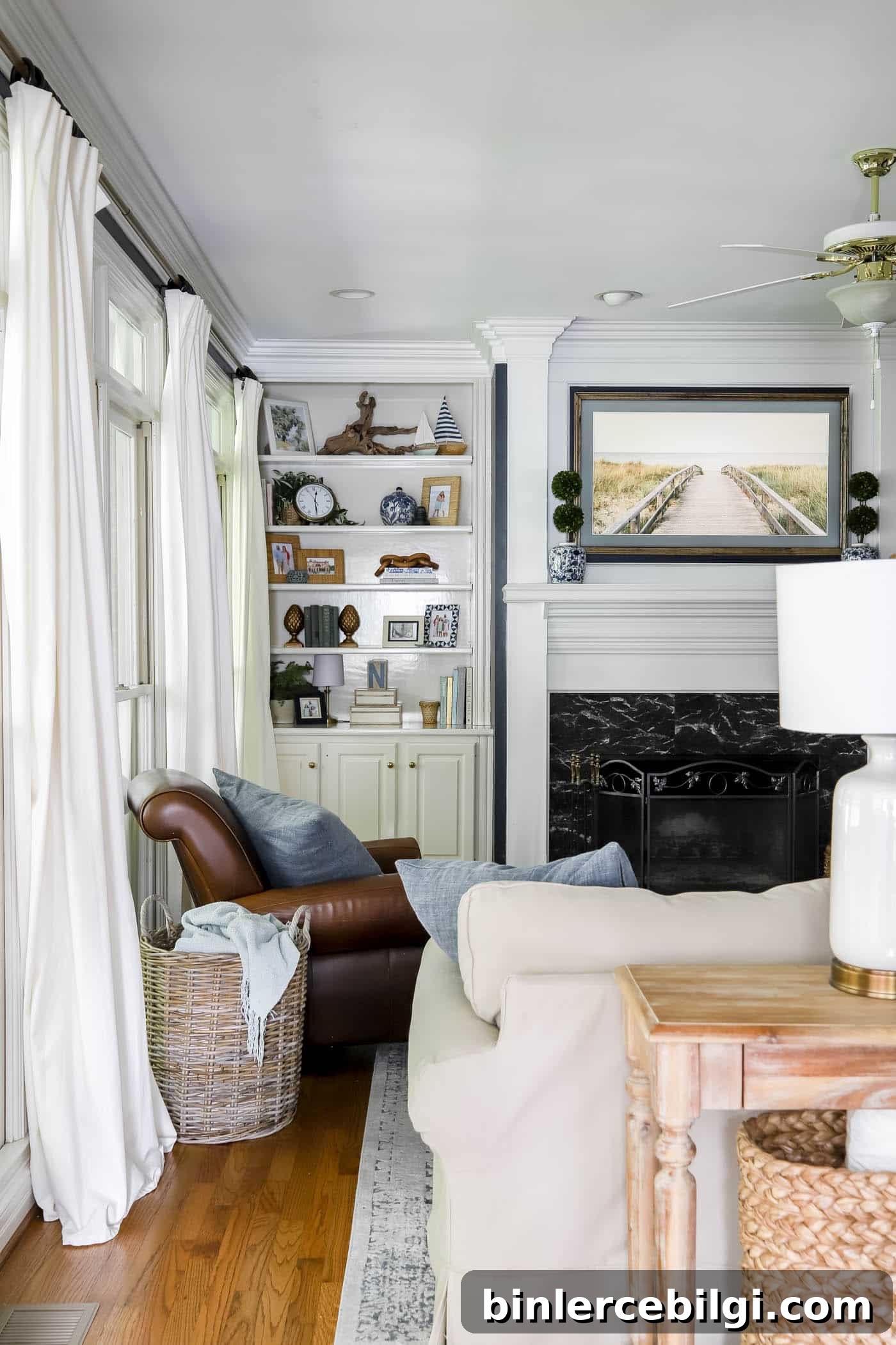 Summer Decor in the Living Room