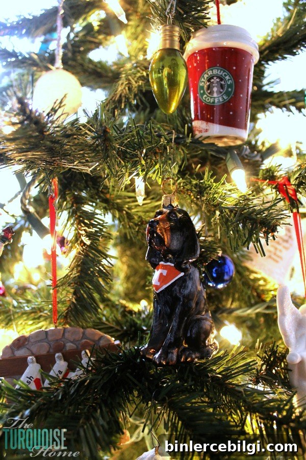 Tennessee Smokey Christmas Ornament | Simple Winter and Christmas Decor in the Living Room | TheTurquoiseHome.com
