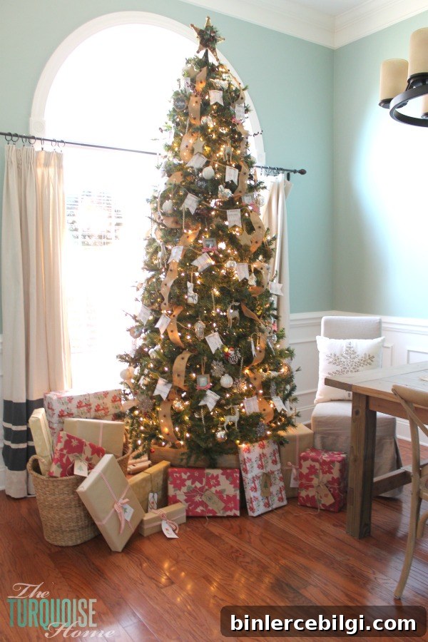 Rustic Glam Christmas Tree | TheTurquoiseHome.com