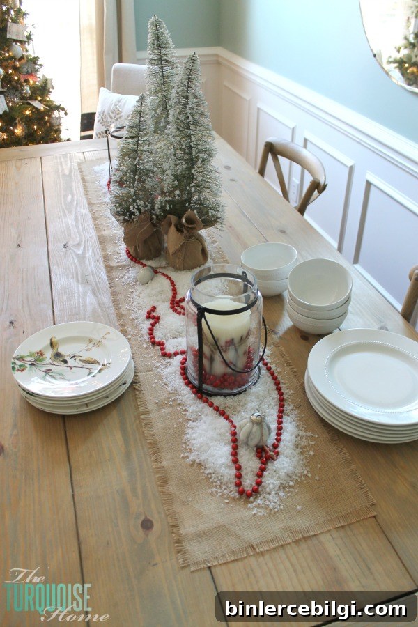 Simple and Rustic Christmas Dining Room | TheTurquoiseHome.com