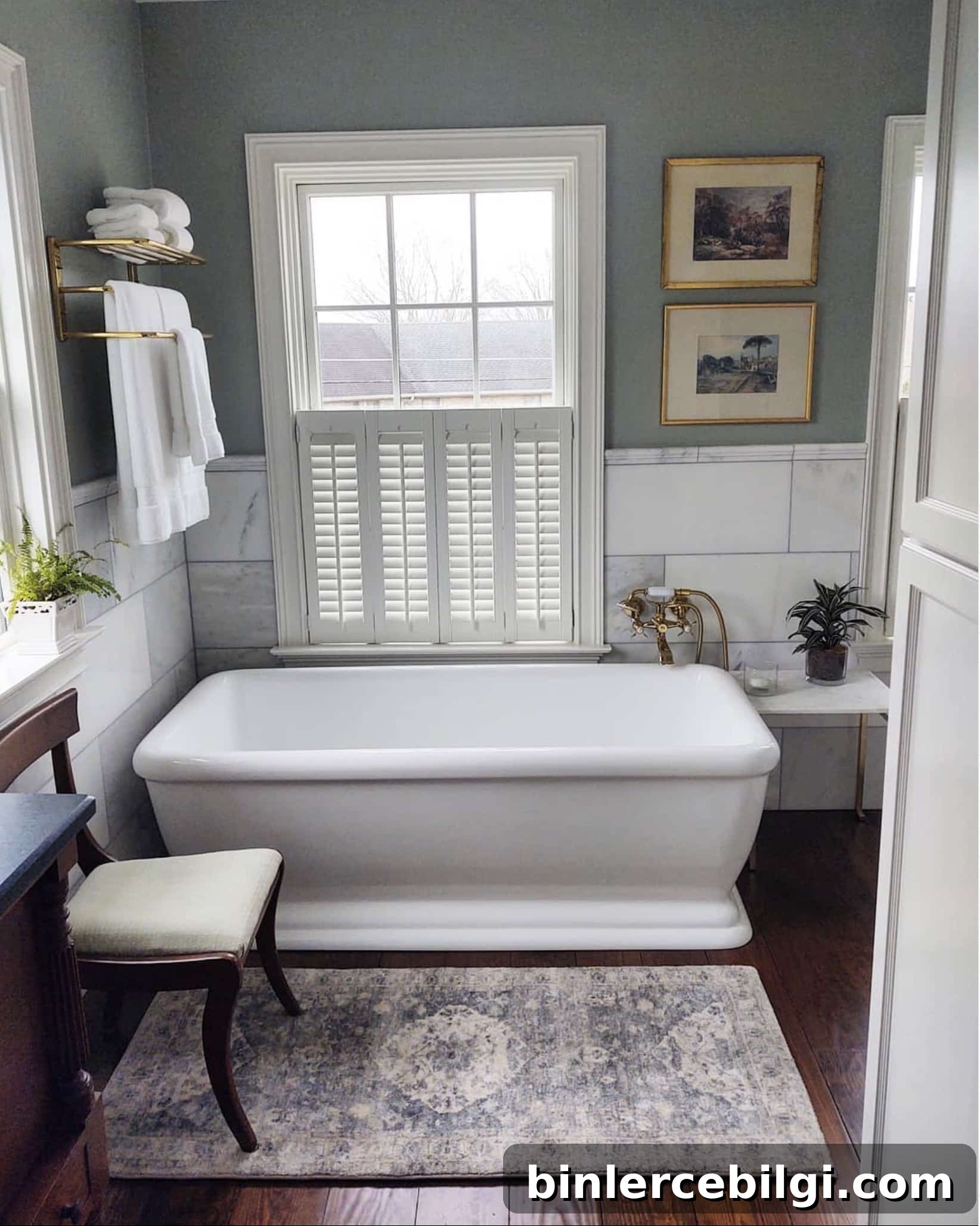 Sherwin Williams Oyster Bay Review: Blue-Green Paint Shade 5 Oyster Bay Bathroom