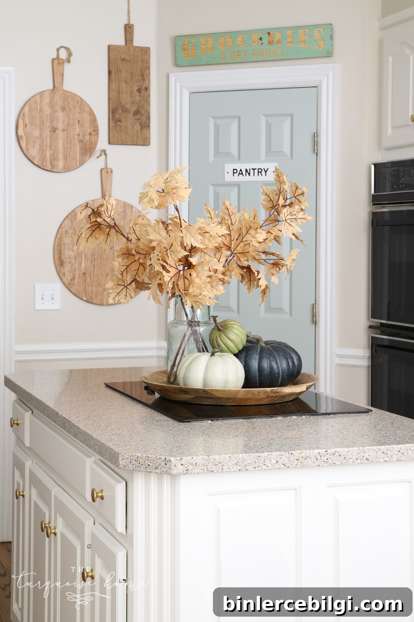 Simple Fall Decor in the Kitchen