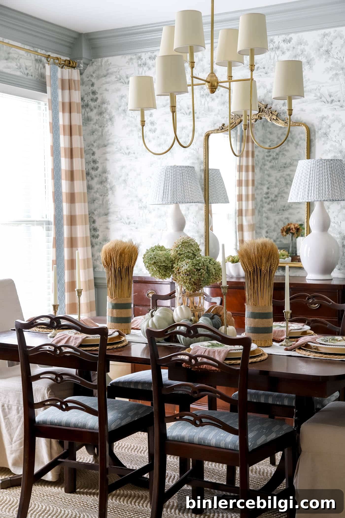 A Fall Table Centerpiece
