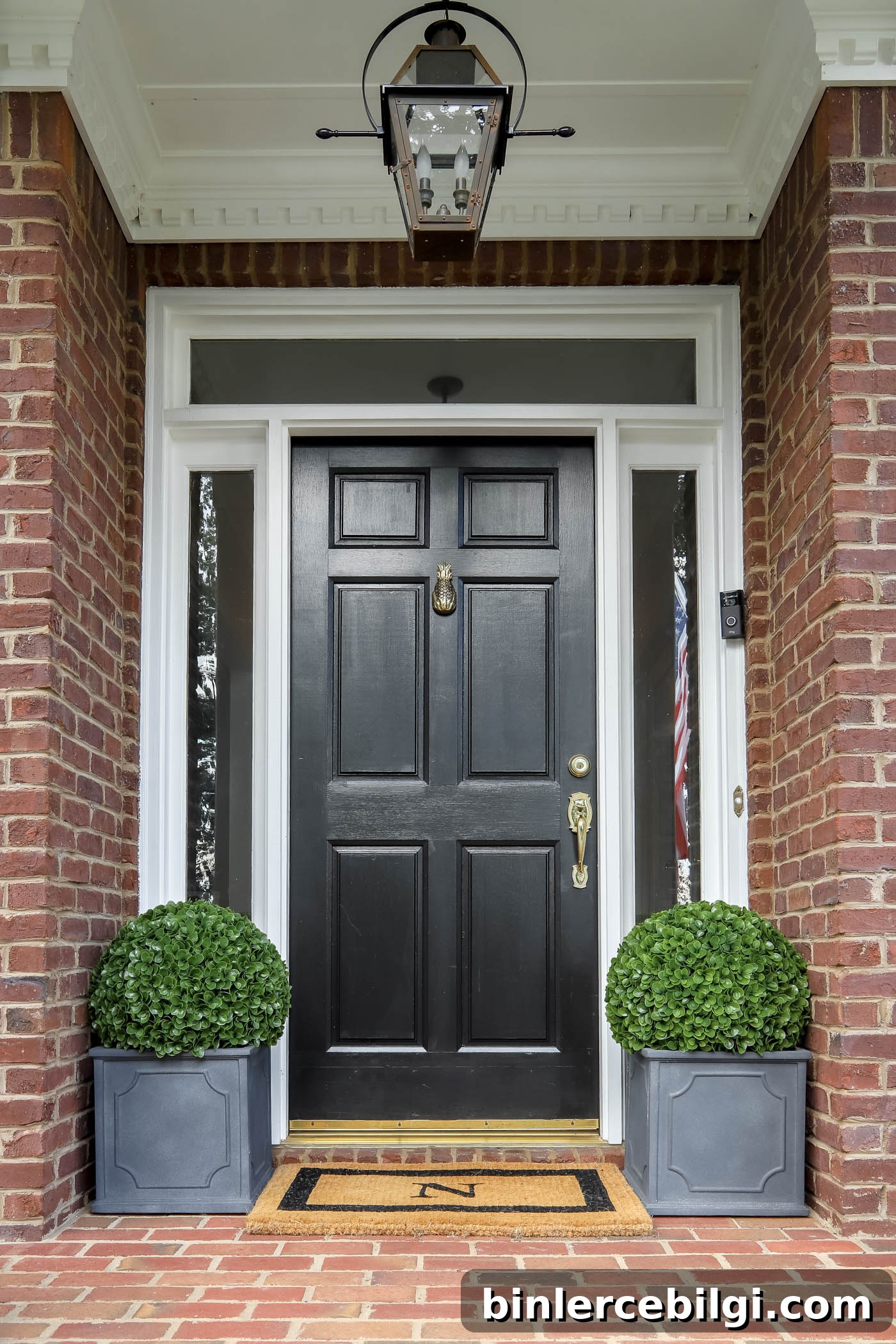 25 Timeless Interior Design Ideas to Last a Lifetime 8 curb appeal front porch with black door