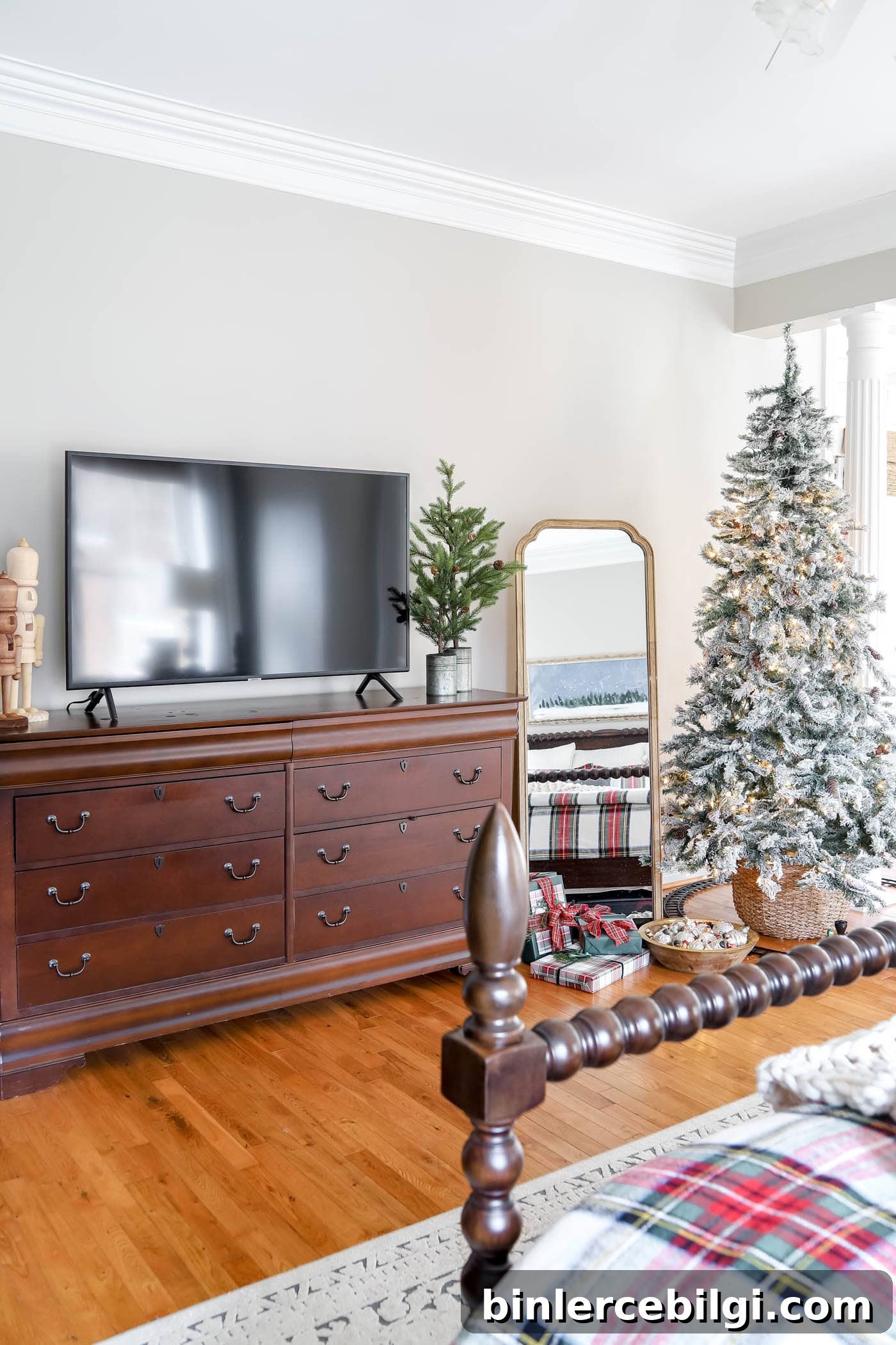 Master Bedroom Christmas Decor