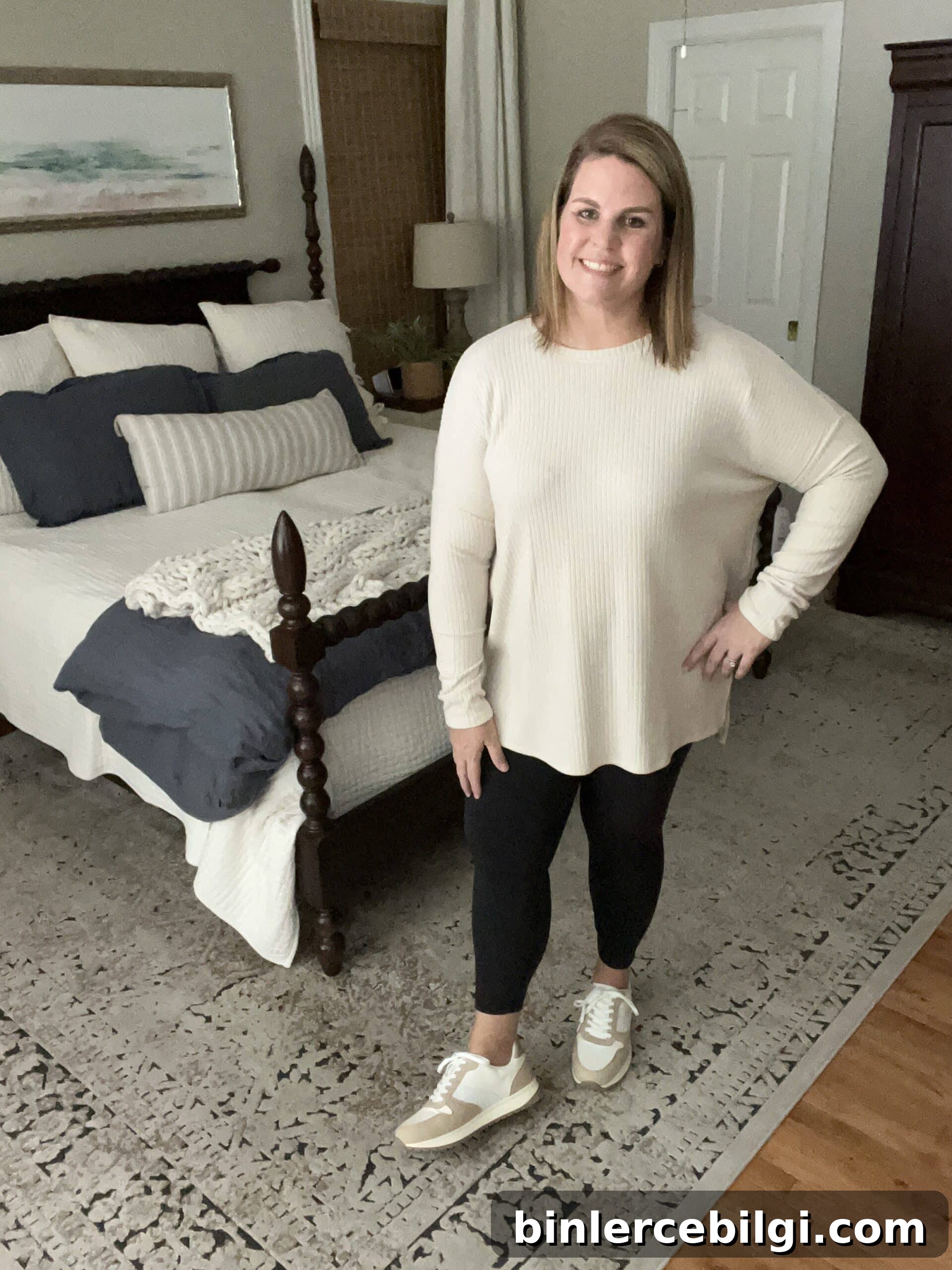 Cozy Early-Fall Sweaters and Tops to Wear Now 6 casual fall tunic with leggings and running shoes
