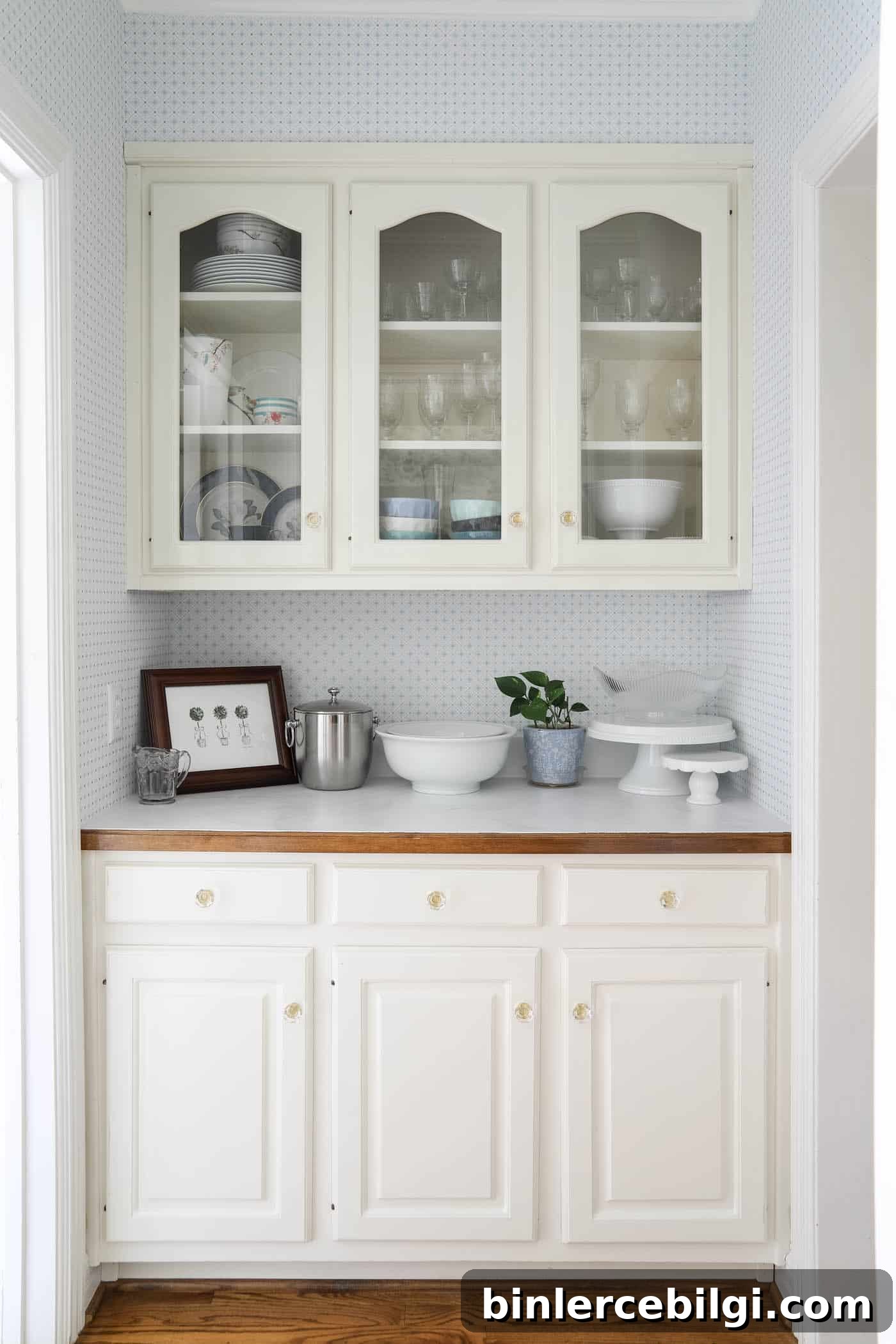 Butler's pantry after makeover