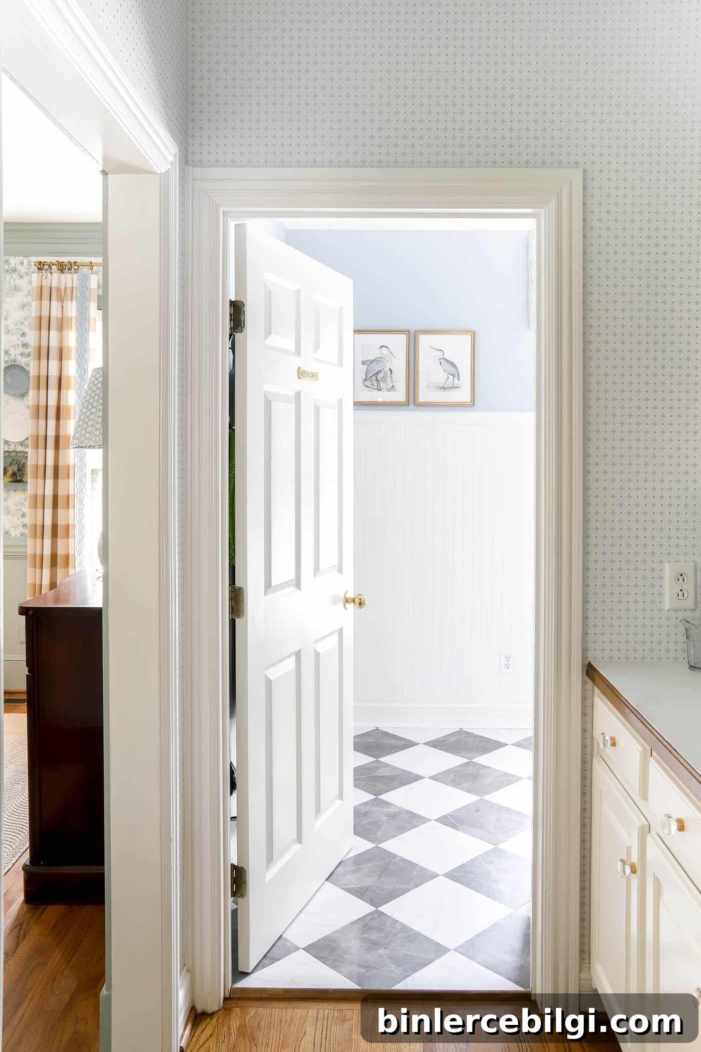 checkerboard floors in the laundry room