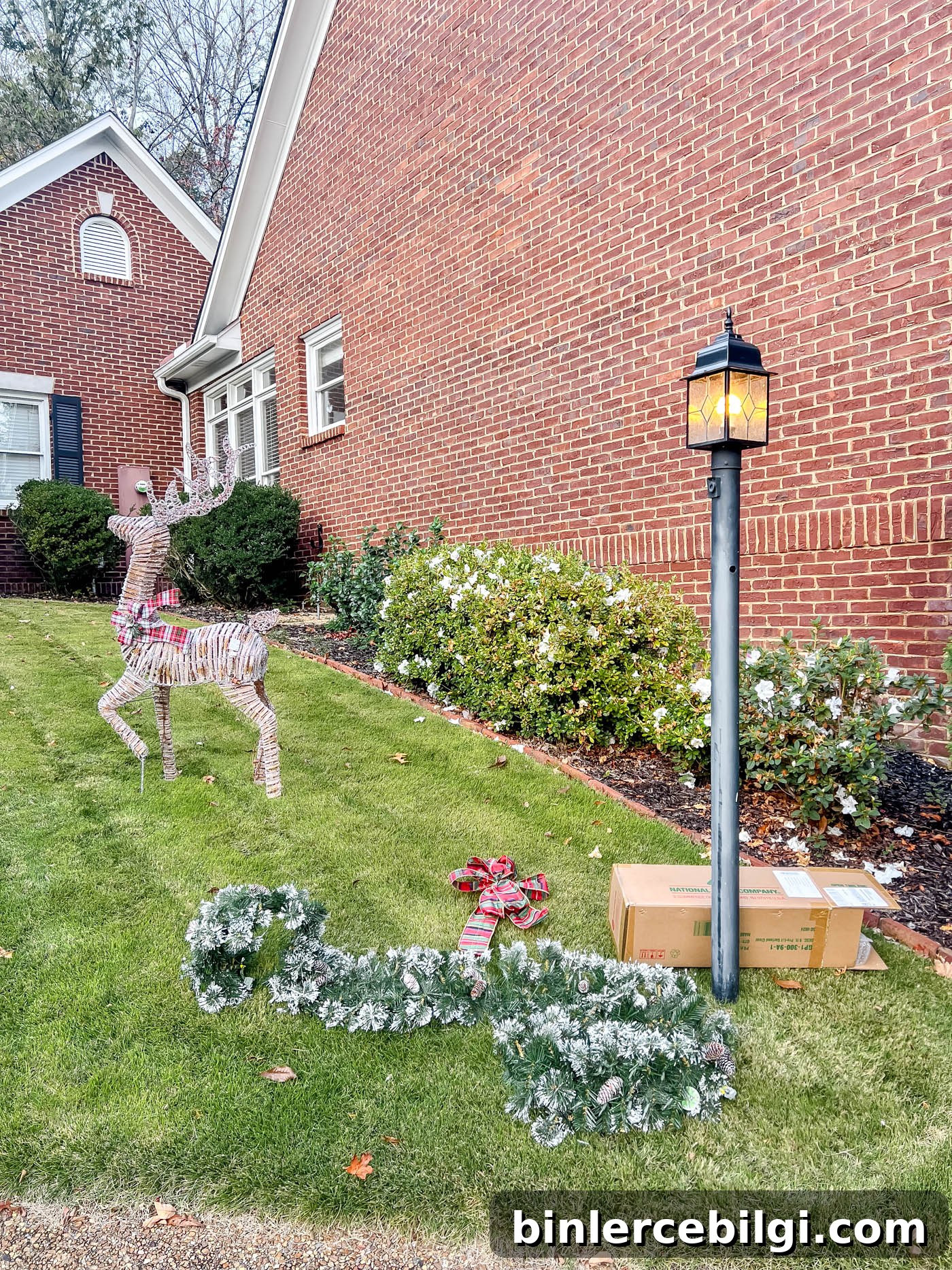 garland for the lamppost 