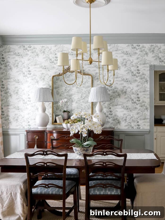 Blue Green Traditional Dining Room