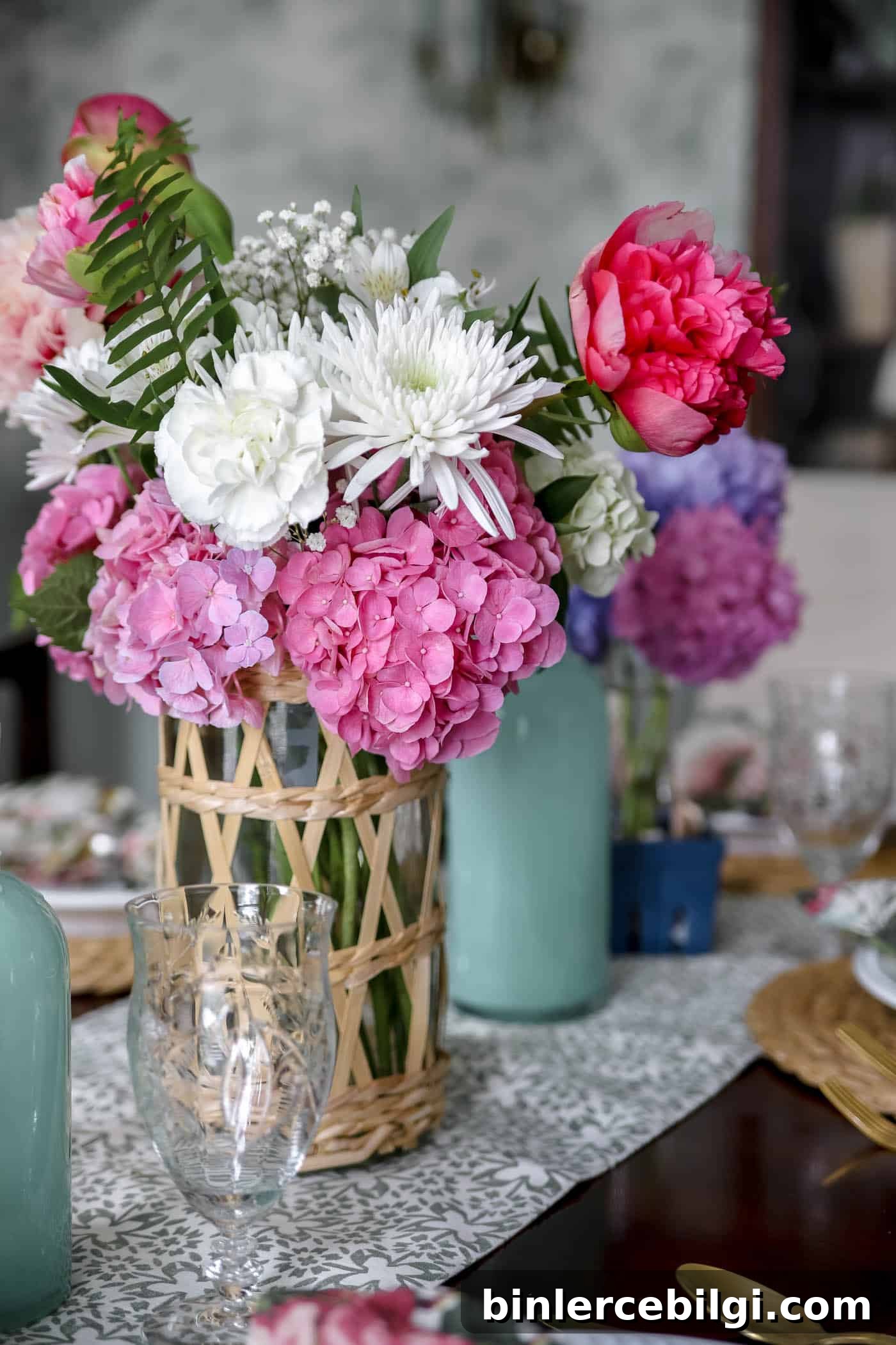 Timeless Home Decor Essentials to Elevate Your Space 21 beautiful hydrangeas, peonies and lilies for summer table centerpiece.