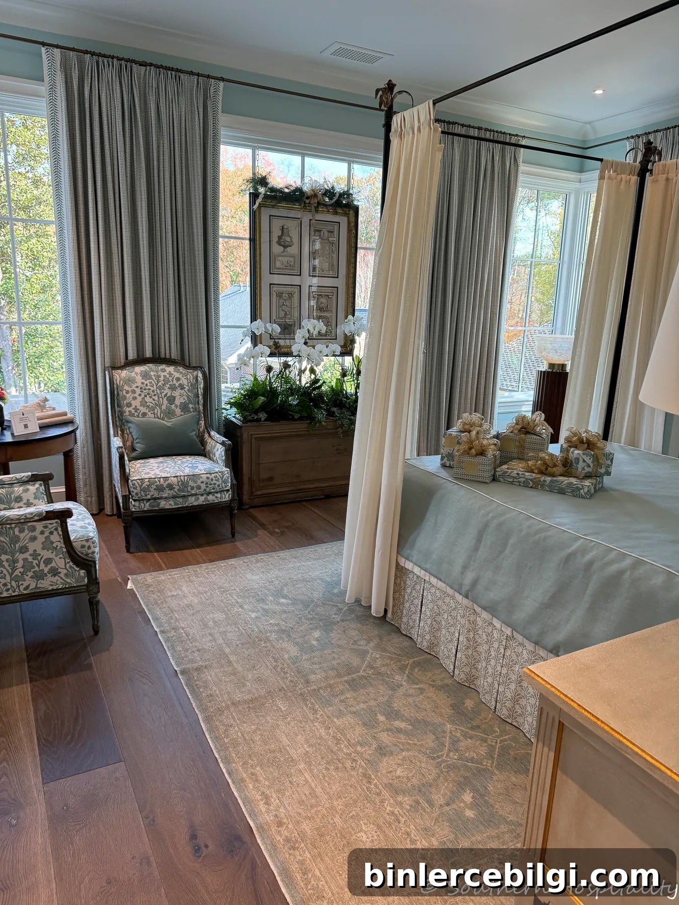 home for the holidays showhouse