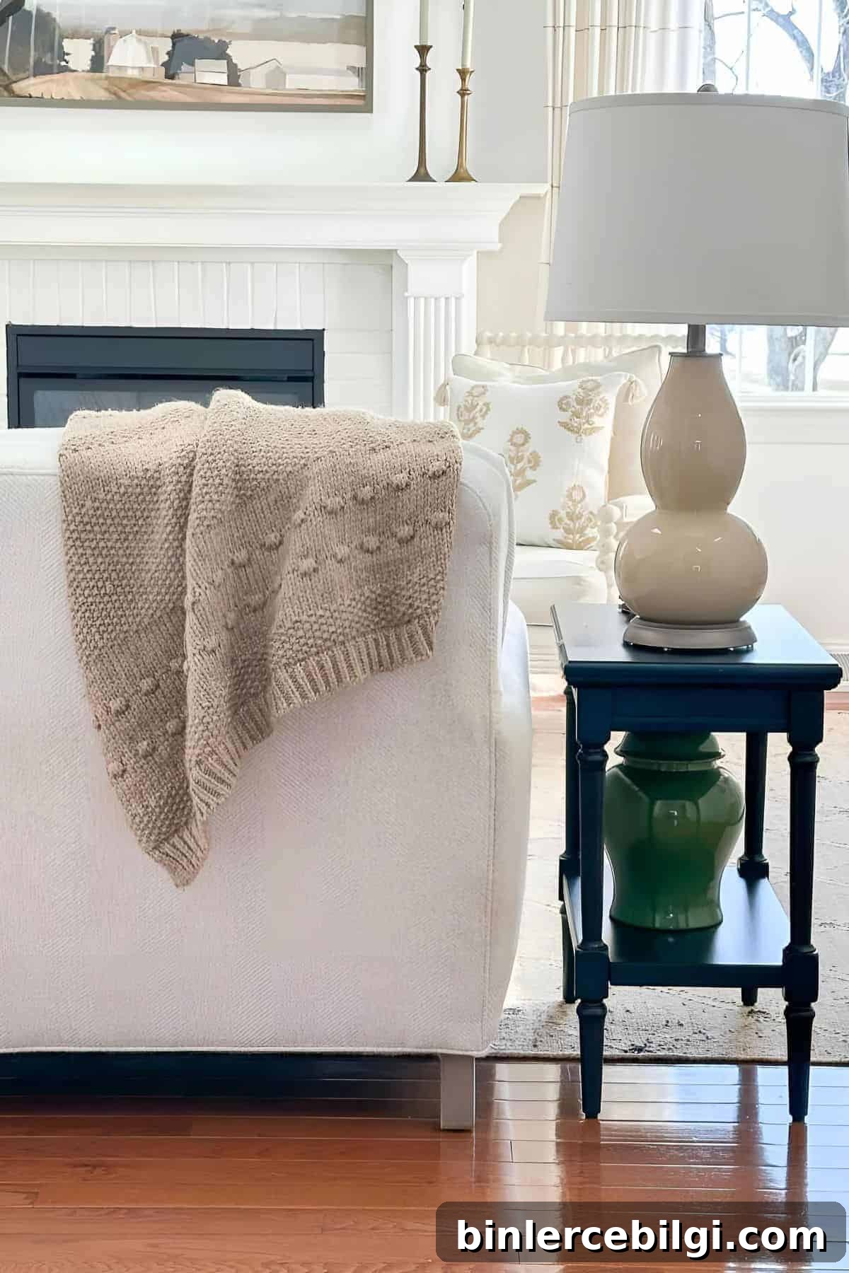 Cozy Winter Home Decor: Classic Trends and Wallpaper Ideas 4 cozy, warm home for winter