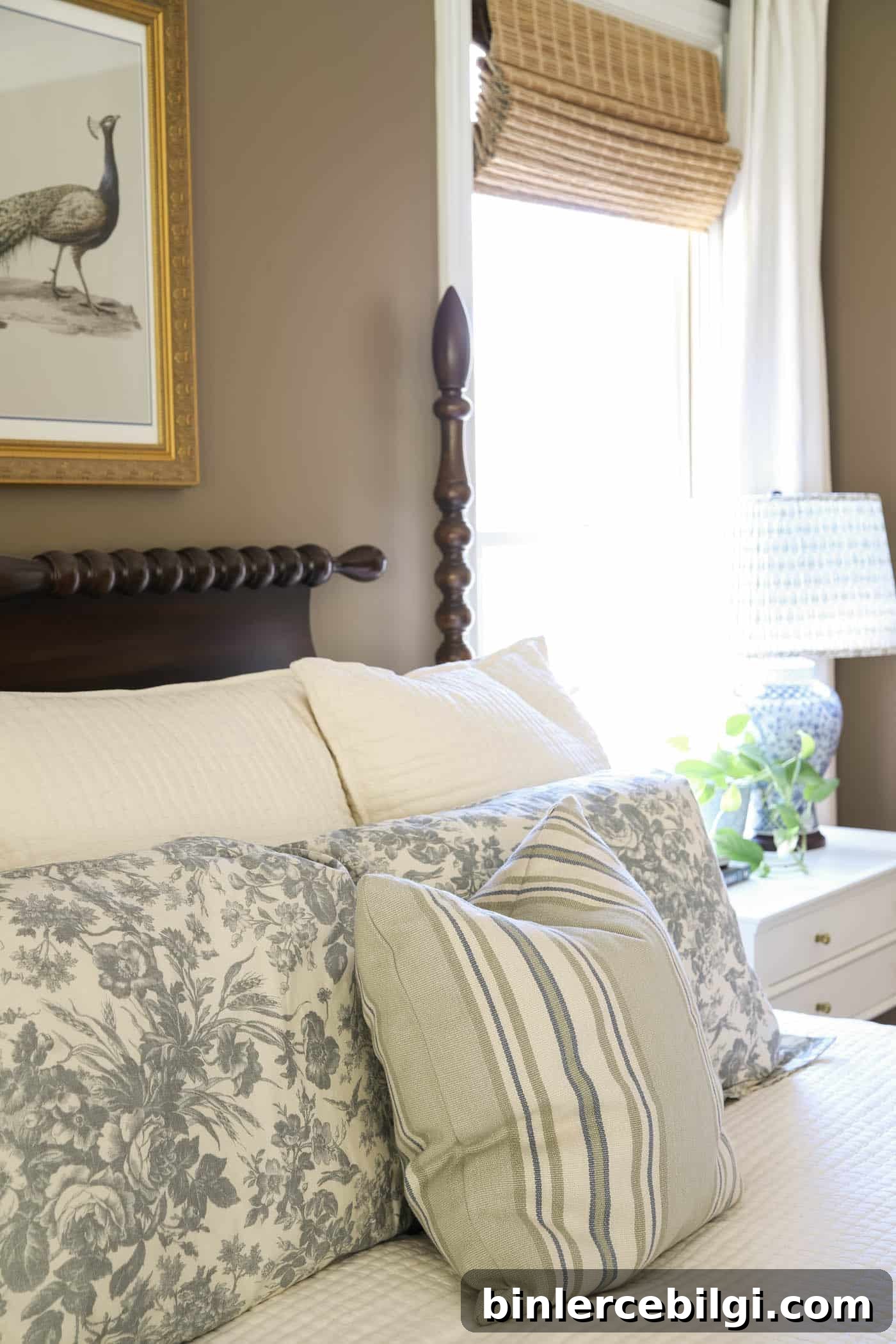 spring pillows in the bedroom