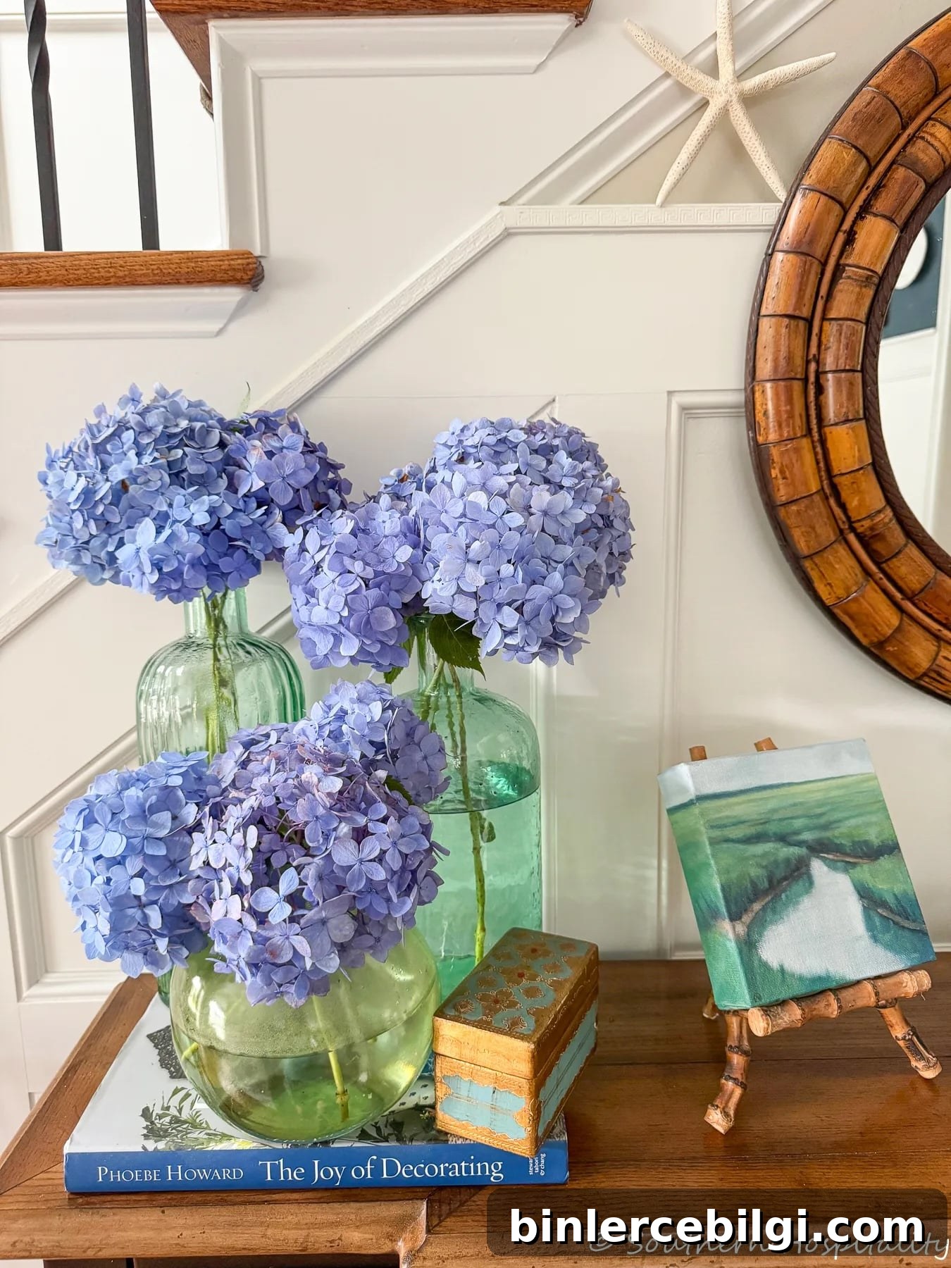 decorating with blue hydrangeas
