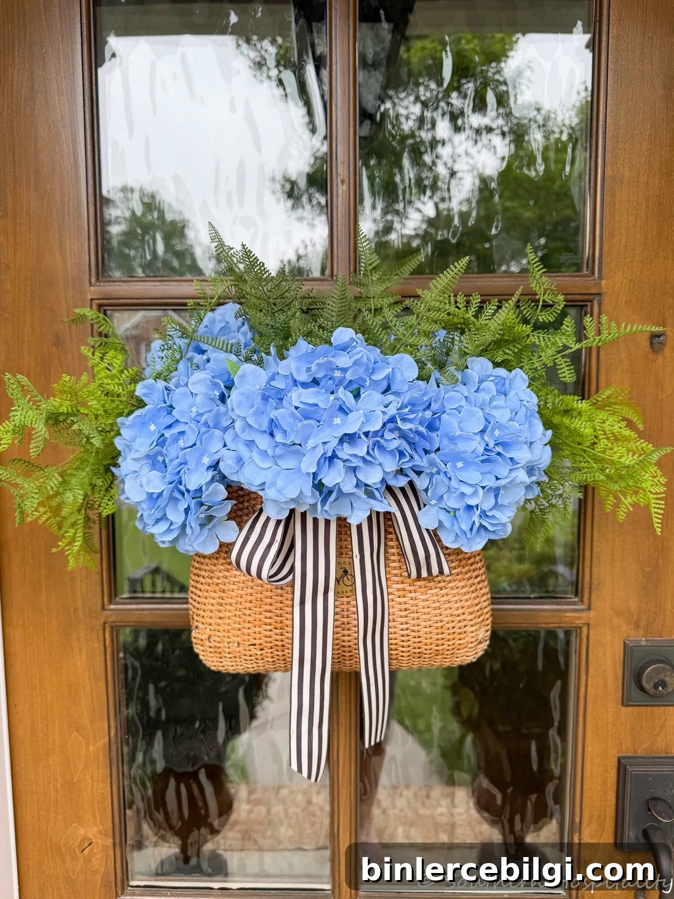 how to make a hydrangea door basket