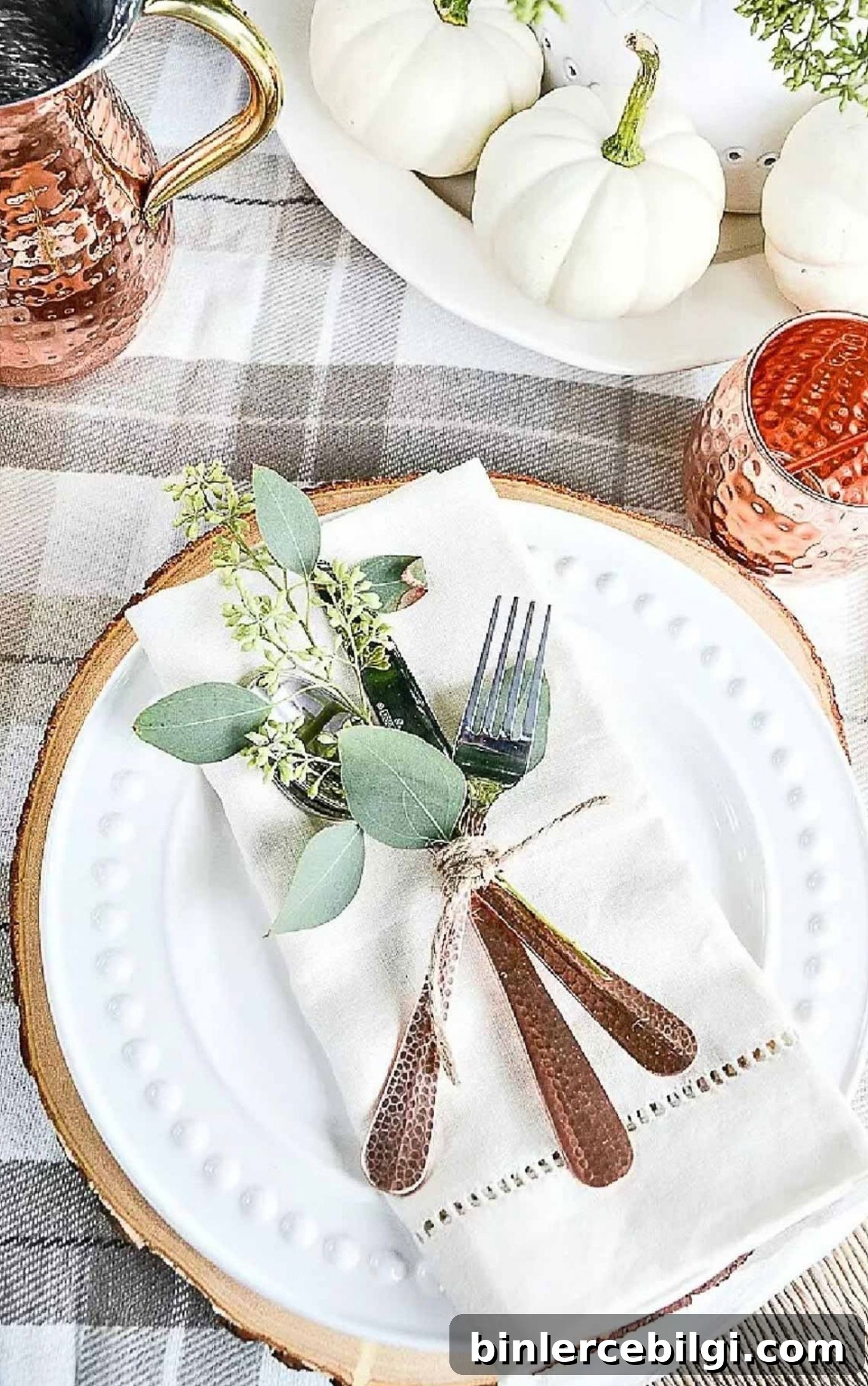beautiful fall table setting